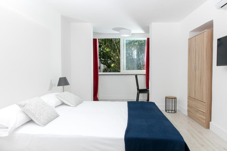 Bedroom 3, Fuorlovado 40, Napoli