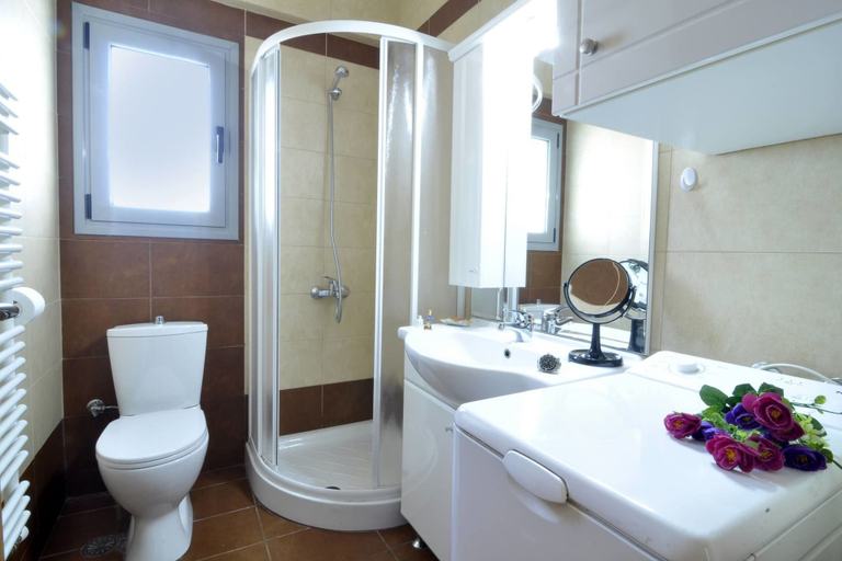 Bathroom 3, The Nereids, Attica