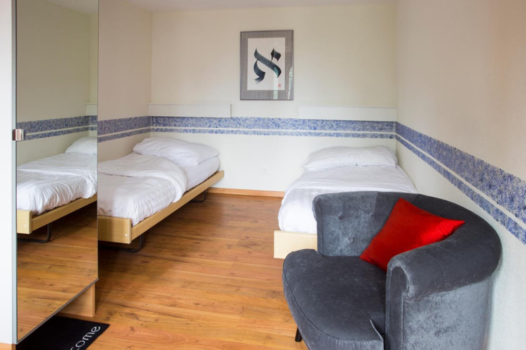 Bedroom 25