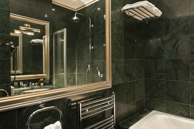 Bathroom 5, Myer's Hotel Berlin, Berlin