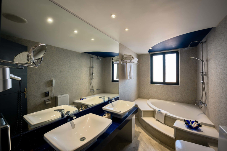 Bathroom 5, Mediterranean Beach Resort, Ionian Islands