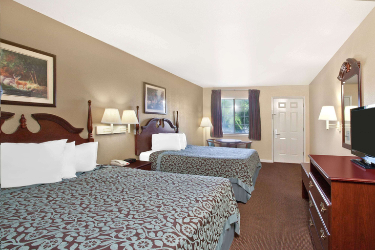 Bedroom 3, Days Inn by Wyndham Kerrville, Kerr