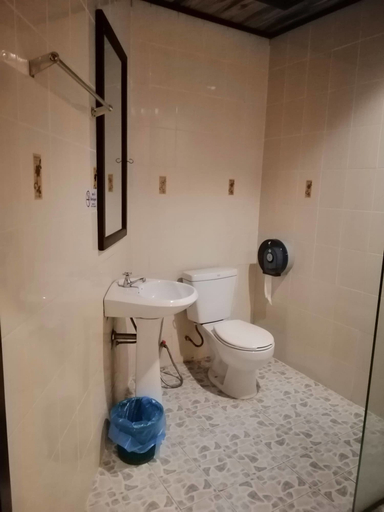 Bathroom 3, Luangprabang River Lodge, Luang Prabang