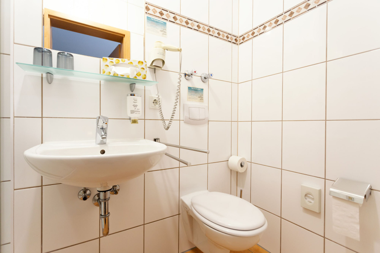 Bathroom 5, Hotel Altora, Harz