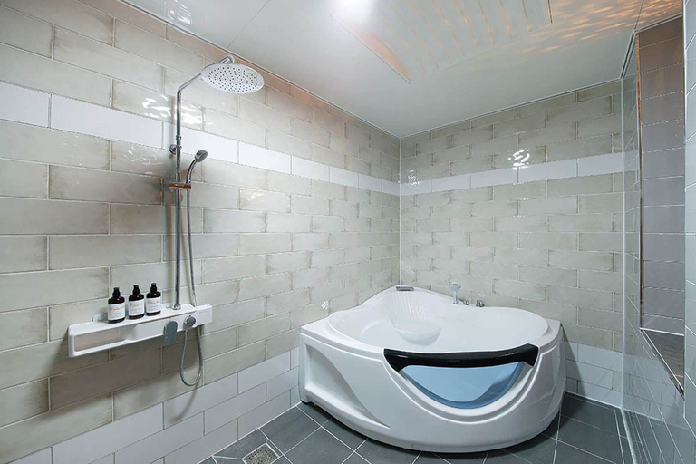 Bathroom 4, Hotel NOL, Gwangyang