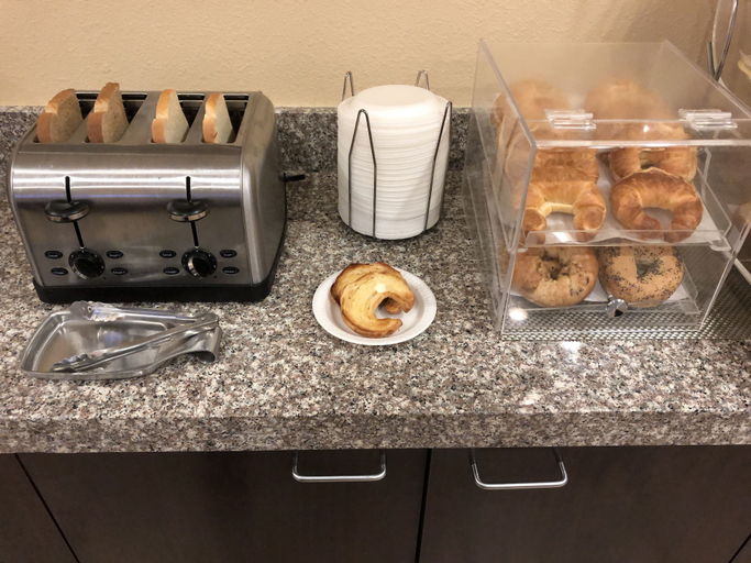 Food & Drinks 5, Quality Inn & Suites Minot North, Ward