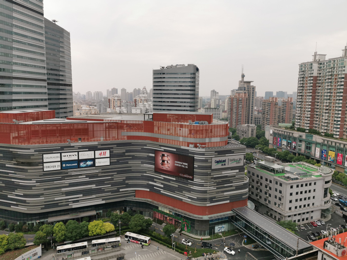 Exterior & Views 21