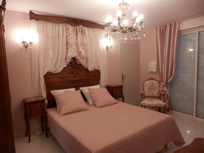 Bedroom 5, Mas Les Vieux Chenes, Bouches-du-Rhône