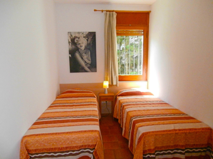 Bedroom 2, Apartment Alier, Girona