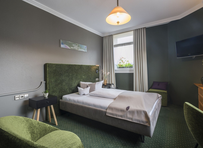 Bedroom 2, Hotel Schwarzwaldhof Gutzweiler, Breisgau-Hochschwarzwald