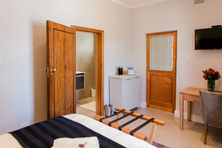 Bedroom 4, Beausoleil, Cape Winelands