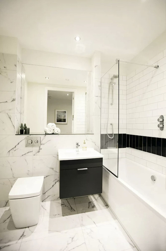 Bathroom 4, Fernbank, Dublin