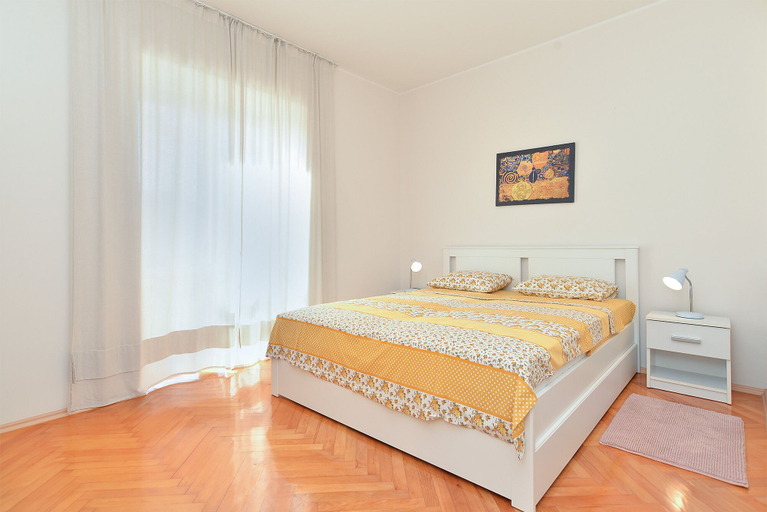 Bedroom 2, Apartment 38, Fažana