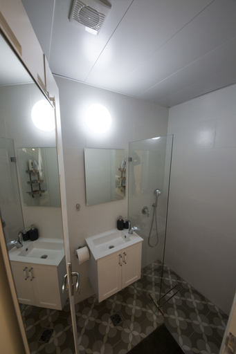 Bathroom 2, Mamilla Design Apartments, Jerusalem