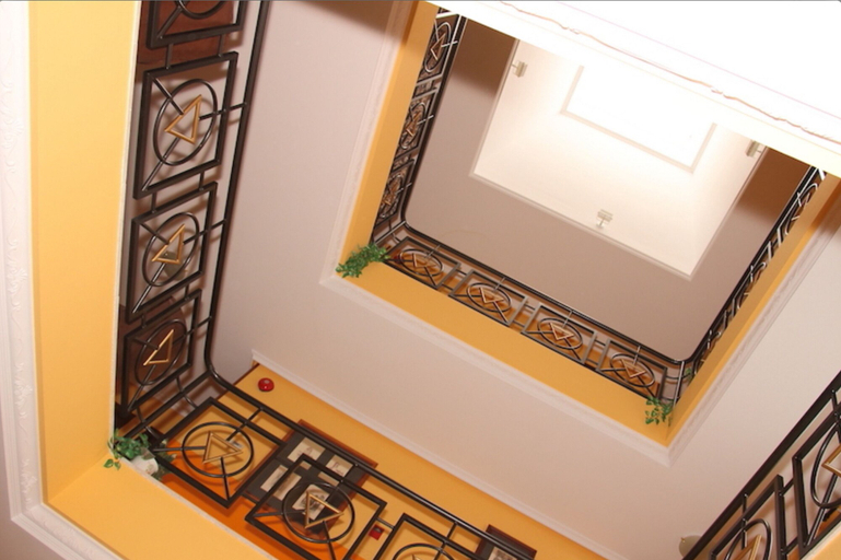 Others 5, Hotel Avenida III, León