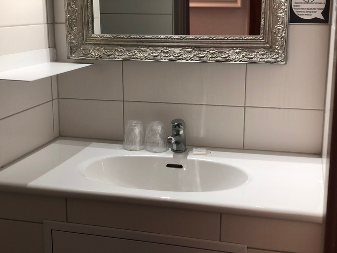 Bathroom 4, Arc-En-Ciel Colmar, Haut-Rhin