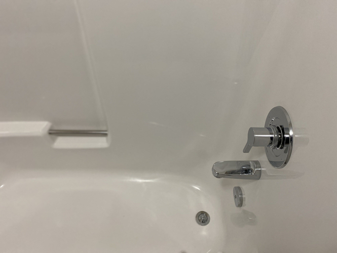 Bathroom 5, Ramada by Wyndham Medicine Hat, Division No. 1