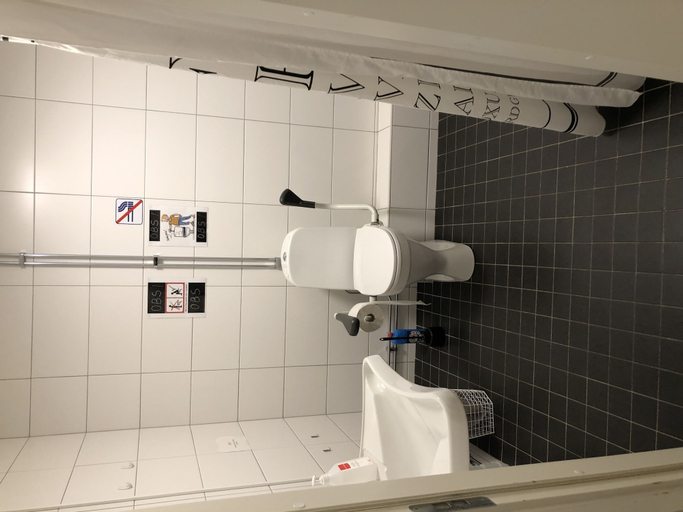 Bathroom 3, Golden Hostel, Järfälla