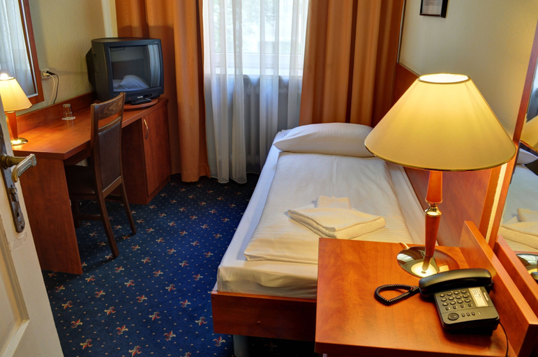 Bedroom 4, Hotel Europa City, Berlin