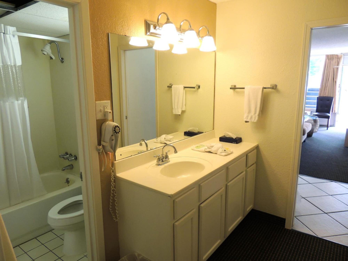 Bathroom 4, Carmel Inn & Suites, Lafourche