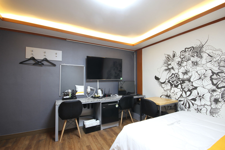 Bedroom 4, BSB Hotel, Dong