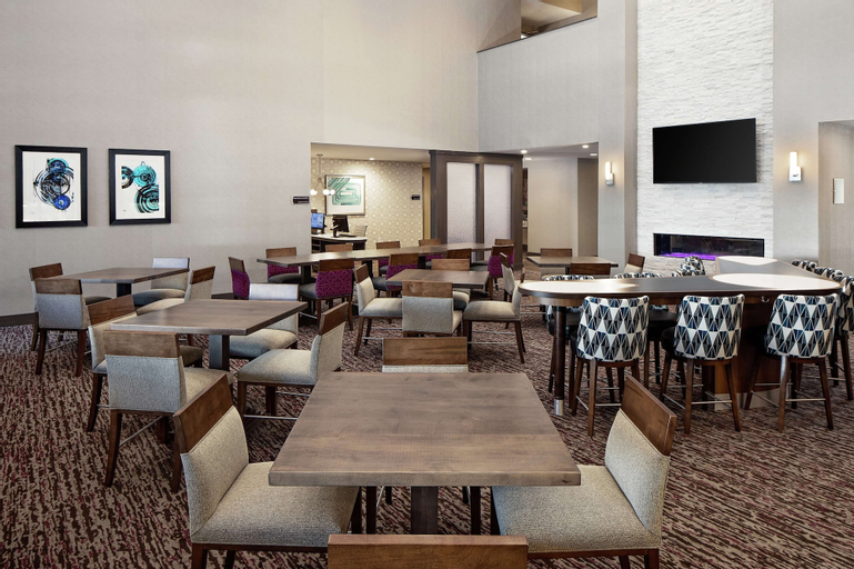 Food & Drinks 5, Homewood Suites by Hilton Ronkonkoma, Suffolk