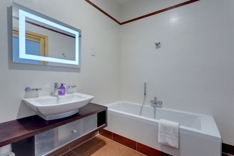 Bathroom 4, Stunning Seafront Lux Apt, Fort Cambridge wt Pool
