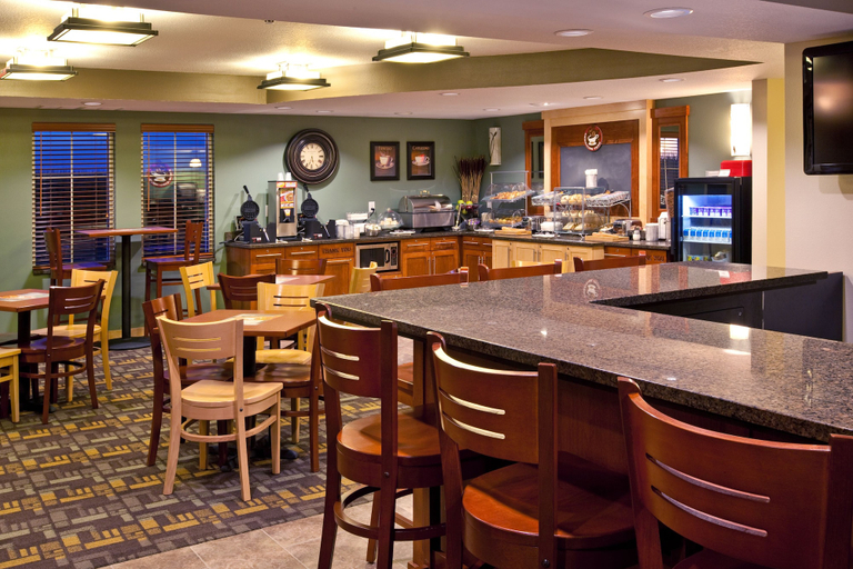 Food & Drinks 5, AmericInn by Wyndham Anamosa, Jones