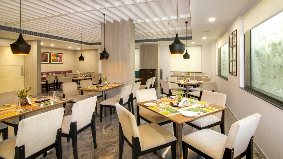 Food & Drinks 5, Lemon Tree Hotel Banjara Hills, Hyderabad