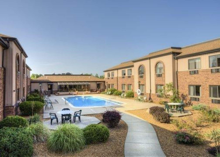 Exterior & Views 2, Quality Inn & Suites Marion, Williamson