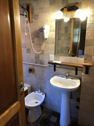 Bathroom 3, Apart Hotel del Arroyo, Bariloche