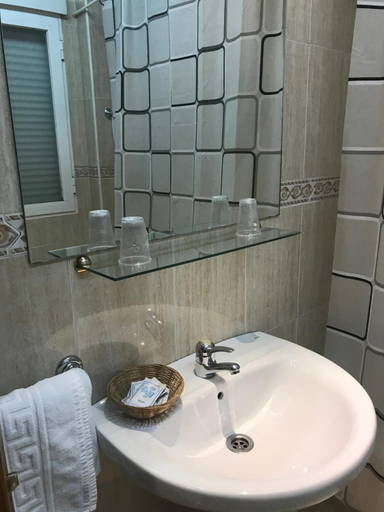 Bathroom 3, Hostal 82, Toledo