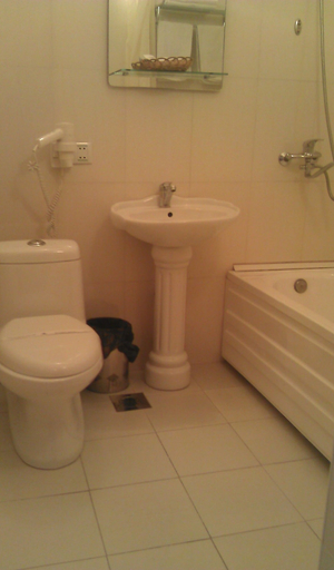 Bathroom 4, Silk Way Hotel, Aqtau