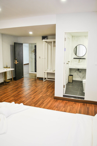 Others 5, Siam Best Hotel, Ratchathewi