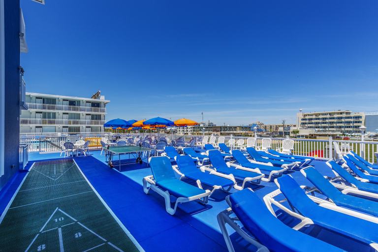 Exterior & Views 2, The Crusader Oceanfront Family Resort, Cape May