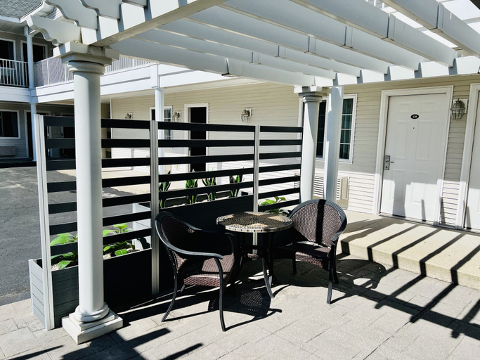 Others 5, Court Plaza Inn & Suites, Cheboygan
