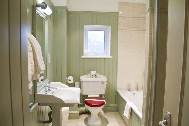 Bathroom 4, Duke Of Cornwall, Plymouth