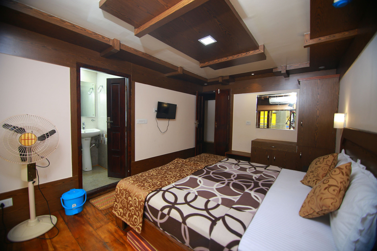Bedroom 2, My Trip Houseboat, Alappuzha