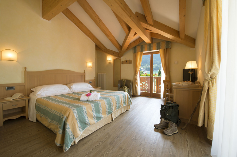 Bedroom 3, Du Lac Vital Mountain Hotel, Trento