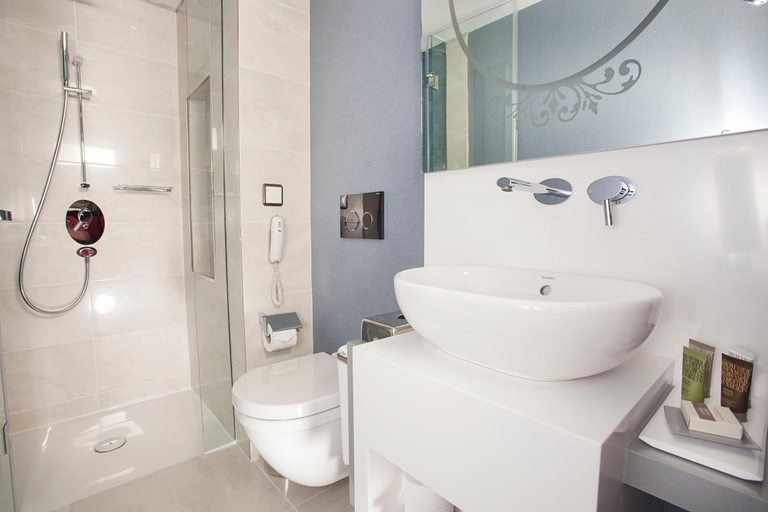 Bathroom 5, Hotel La Villa, Beyoğlu
