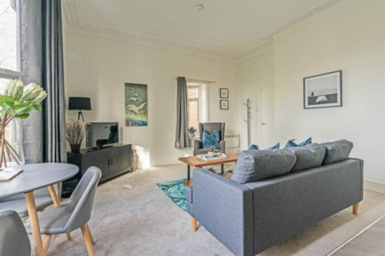 Others 5, Stunning Large 1-bed Apartment in Tunbridge Wells, Kent