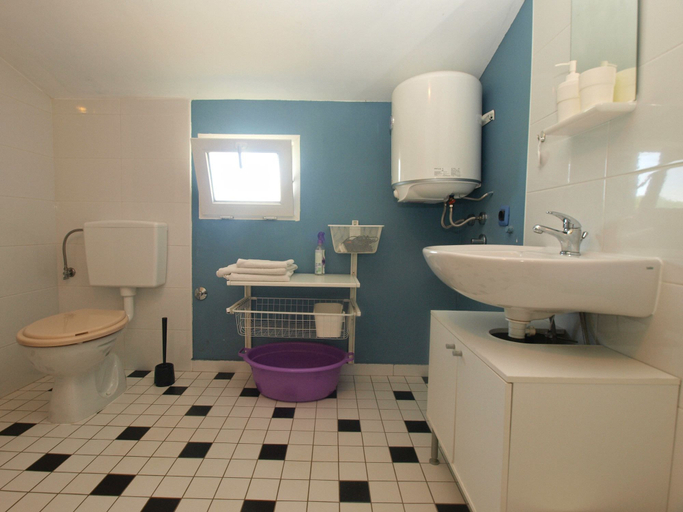 Bathroom 4, Apartment 1429, Vodnjan