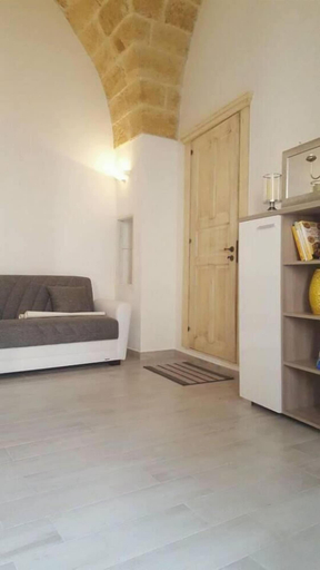 Others 4, Borgo & Mare, Lecce