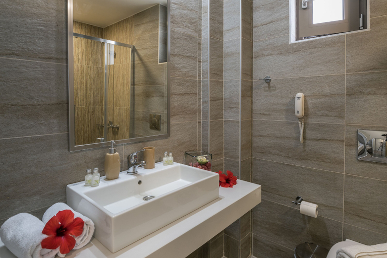 Bathroom 4, Iperion Beach, Crete