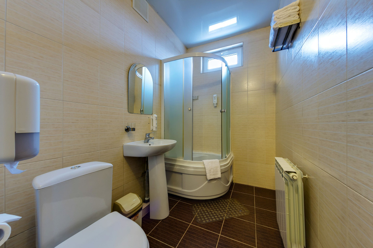 Bathroom 3, Hotel Marton Turgeneva, Krasnodar gorsovet