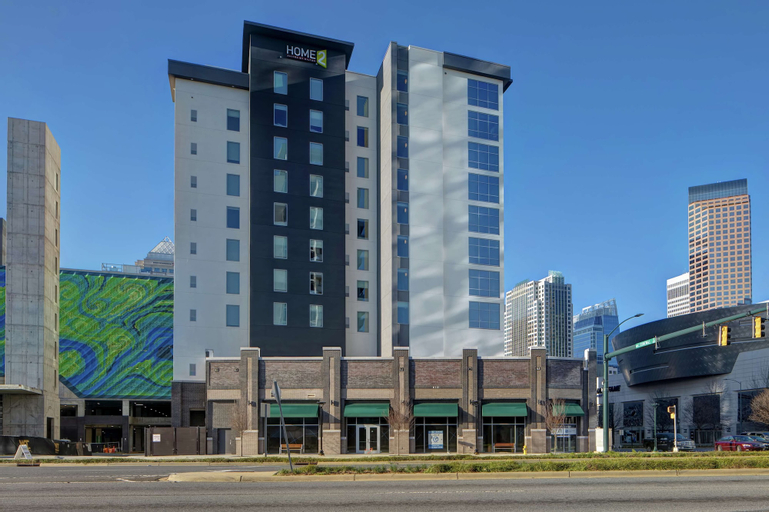 Exterior & Views