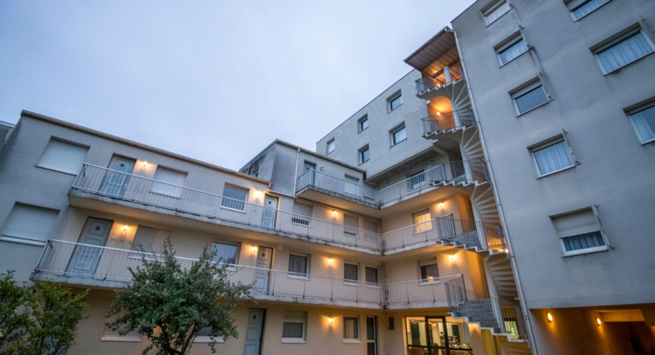 Exterior & Views 2, KOSY Appart’Hôtels – Le Champ de Mars, Marne