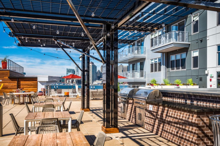 Food & Drinks 5, Global Luxury Suites East Boston, Boston