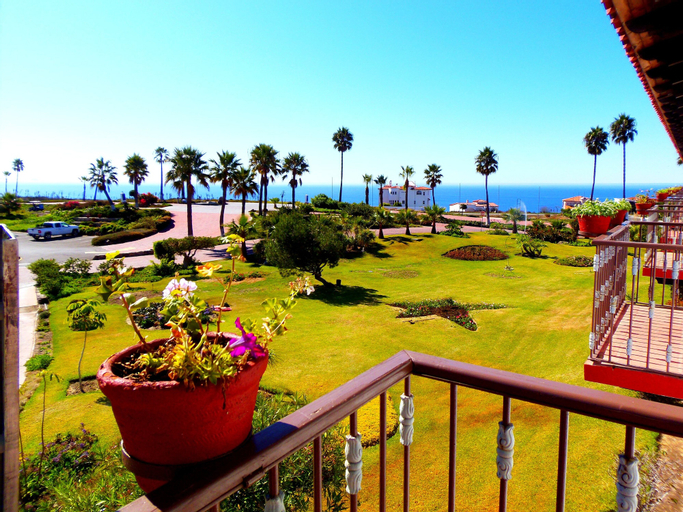 Exterior & Views 6