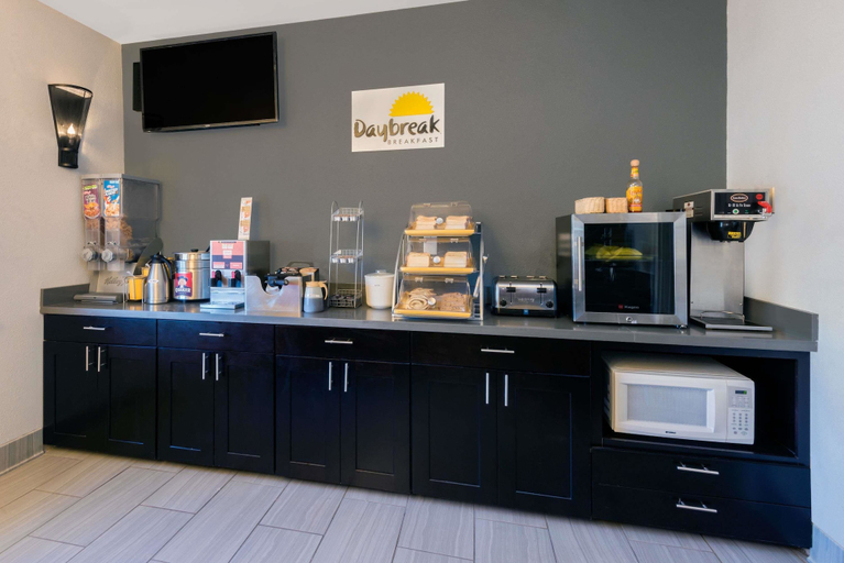Food & Drinks 5, Hotel 1550 - SFO Airport, San Mateo